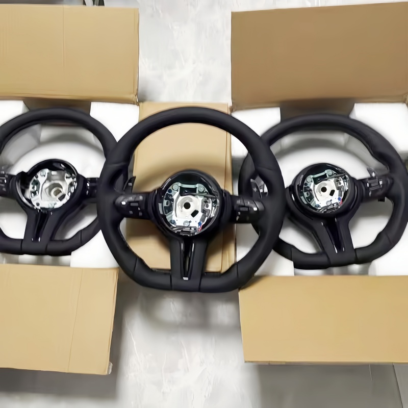 Tech Car Accessories - Кожаный чехол на руль для BMW